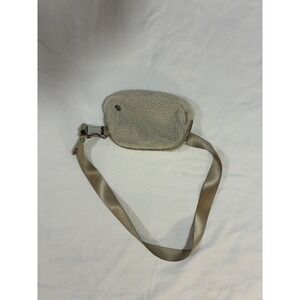 Lululemon Everywhere Fleece Sherpa Ivory Fanny Pack Crossbody‎ Belt Bag